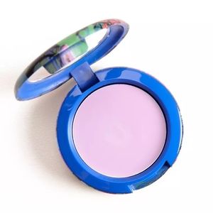 LE MAC x Chris Chang "sock-it xiqu" cream colour b